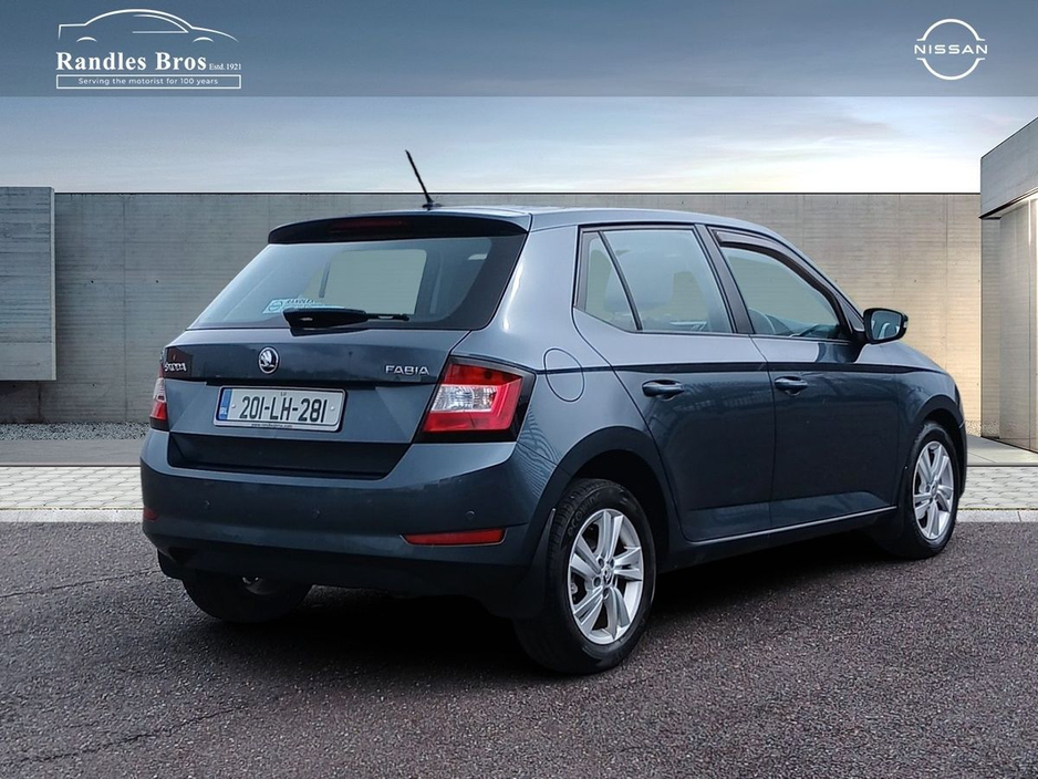 2020 Skoda Fabia - image 7