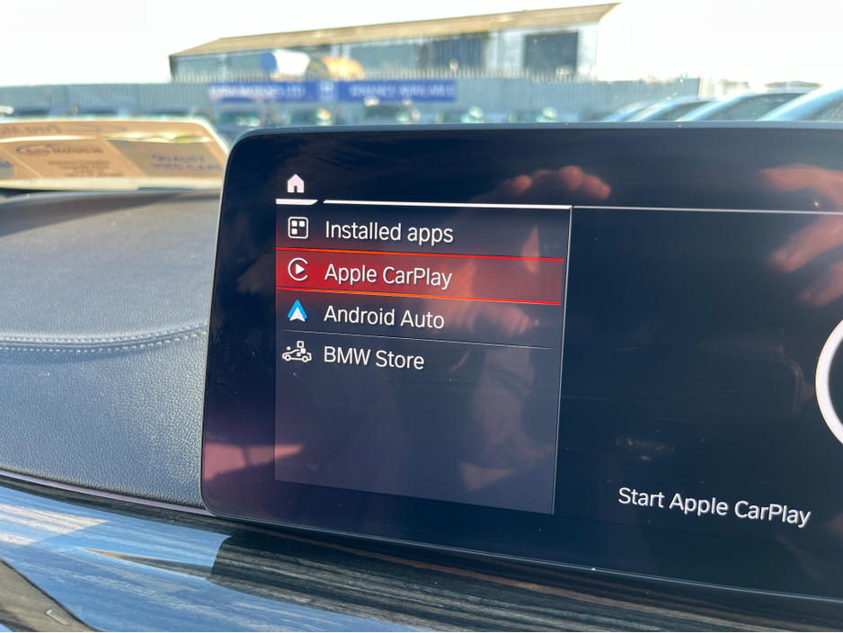 2021 BMW 5 Series - image 22