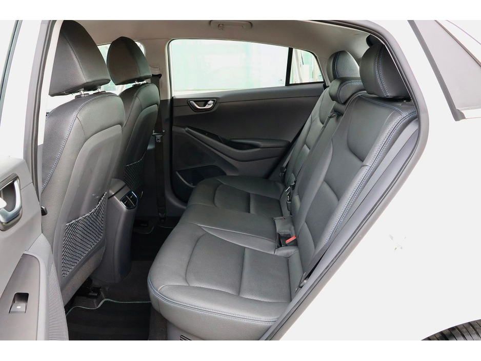 2017 Hyundai Ioniq - image 14