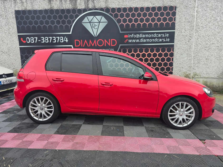 2011 Volkswagen Golf - image 6