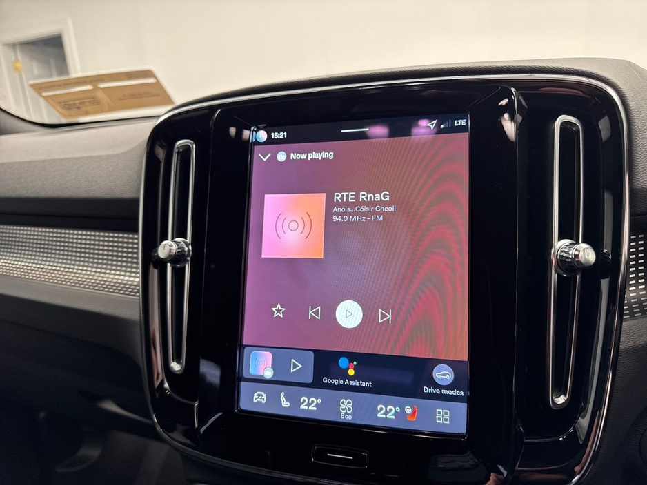 2026 Volvo EX40 - image 18