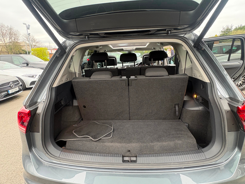 2018 Volkswagen Tiguan - image 22