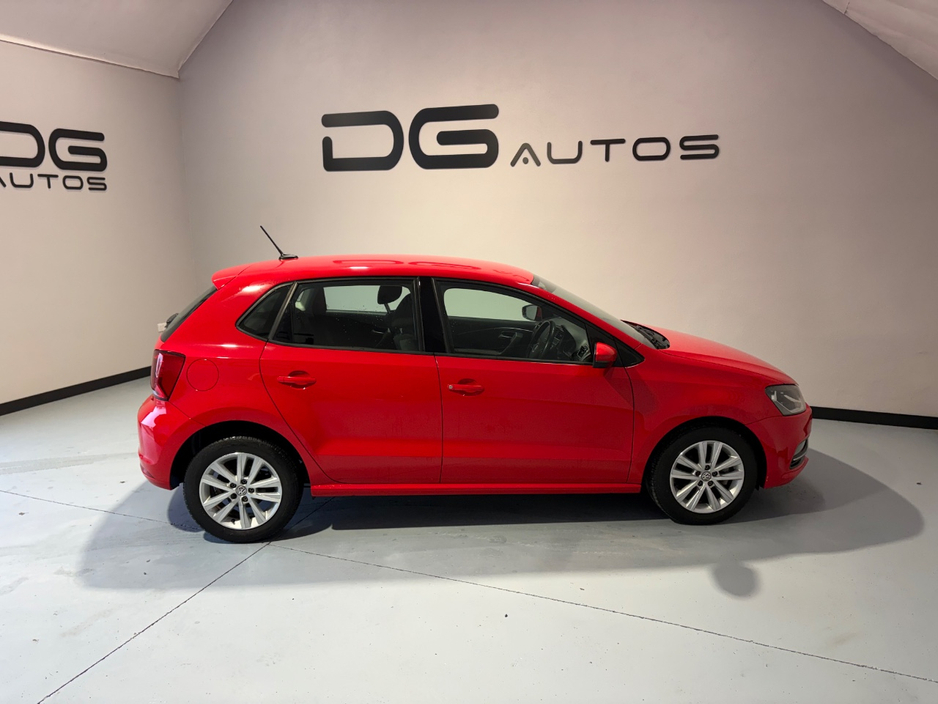 2016 Volkswagen Polo - image 2