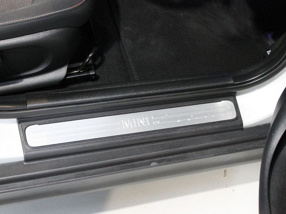 2020 MINI Cooper - image 34