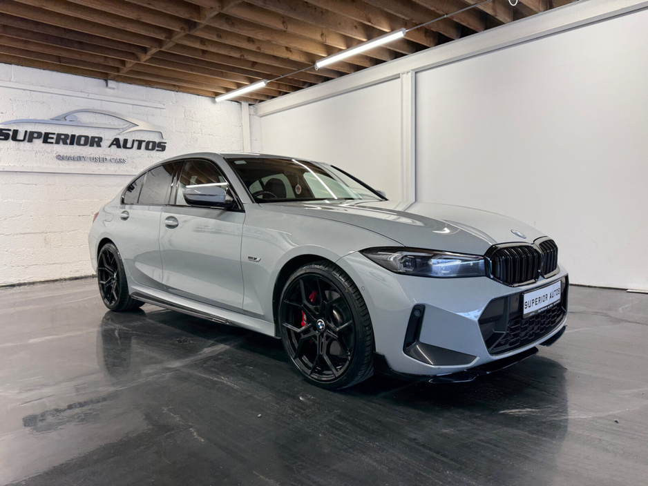 2022 BMW 3 Series - image 8