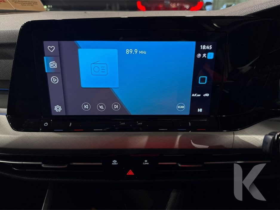 2022 Volkswagen Golf - image 20