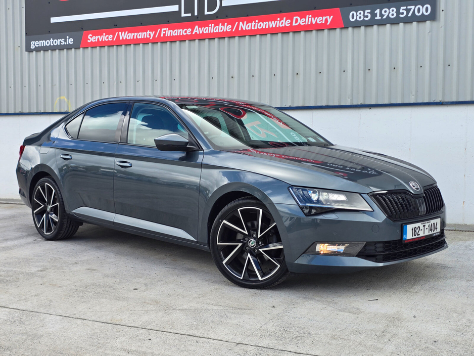 2018 Skoda Superb - image 3