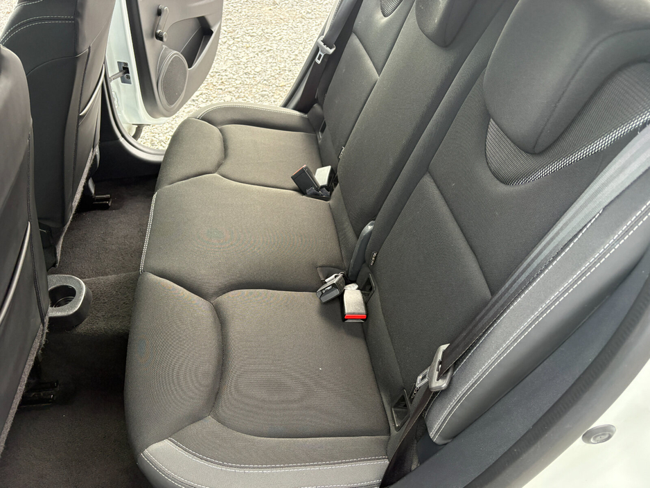 2019 Renault Clio - image 25