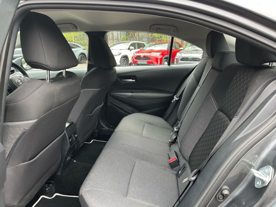 2023 Toyota Corolla - image 7