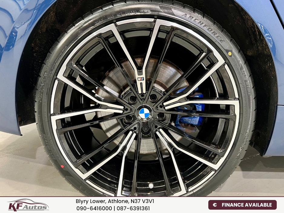 2023 BMW 5 Series - image 9