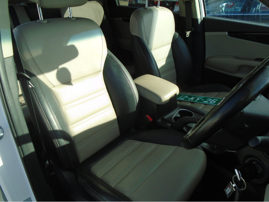2016 Kia Sorento - image 18