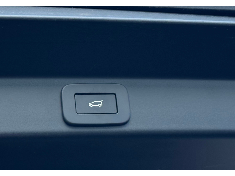 2025 Land Rover Range Rover Sport - image 12