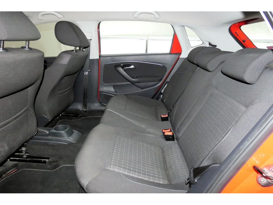 2015 Volkswagen Polo - image 16