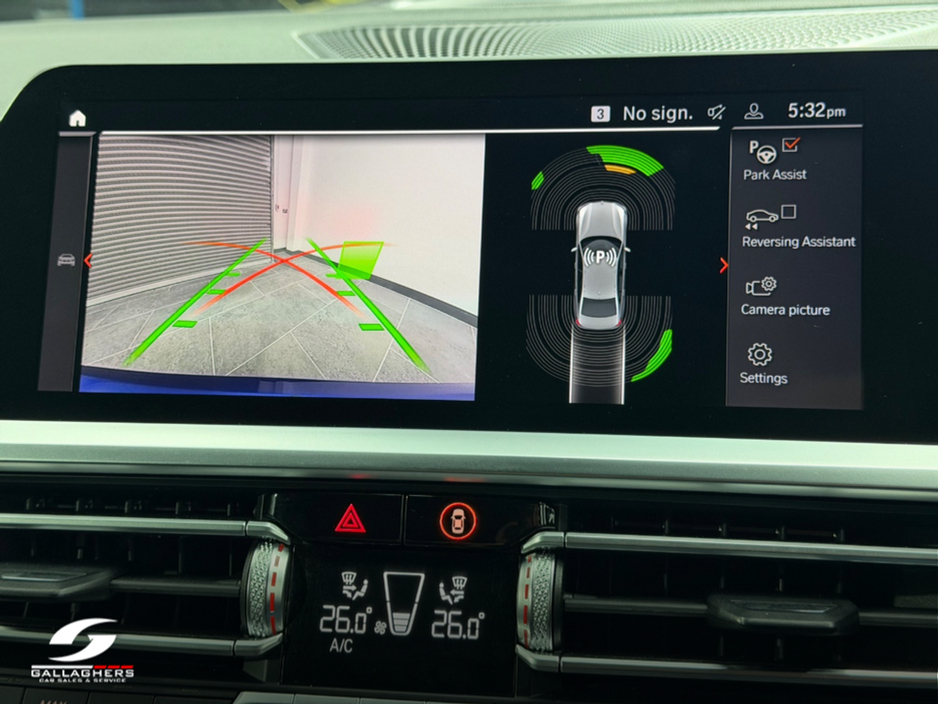 2021 BMW 3 Series - image 25