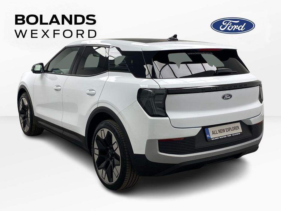 2026 Ford Explorer - image 2