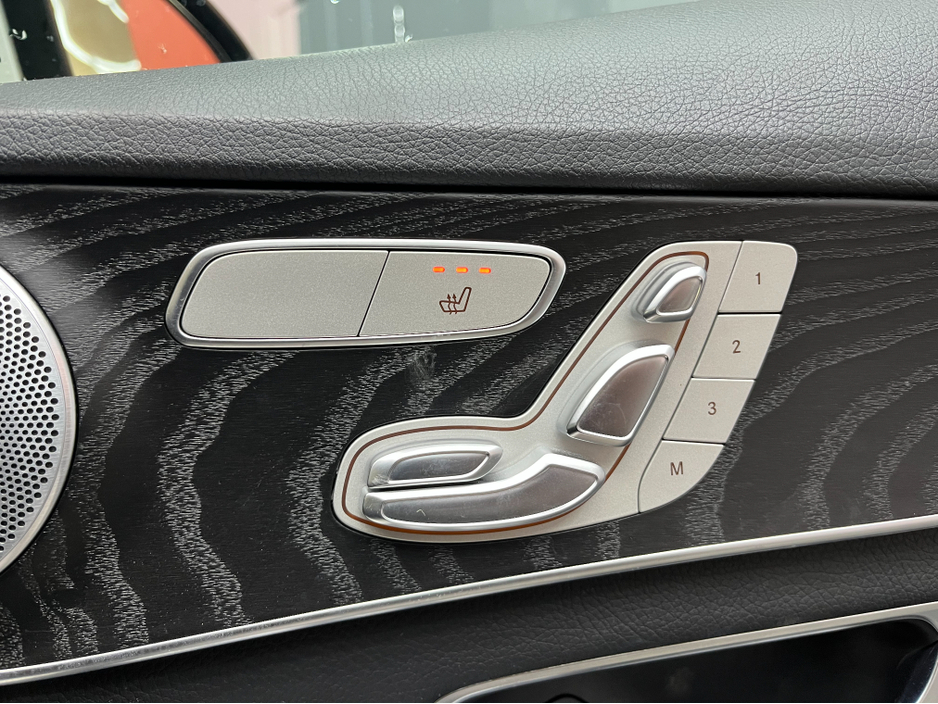 2019 Mercedes-Benz C Class €27950 2019 MERCEDES-BENZ C220D AMG LINE 2.0 / CRUISE CONTROL / ELECTRIC MEMORY & HEATED SEATS / REVERSE CAMERA / PADDLE SHIFTERS €27,950