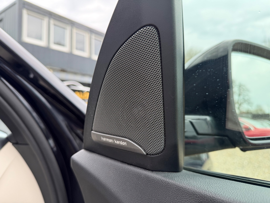 2019 BMW X5 - image 12