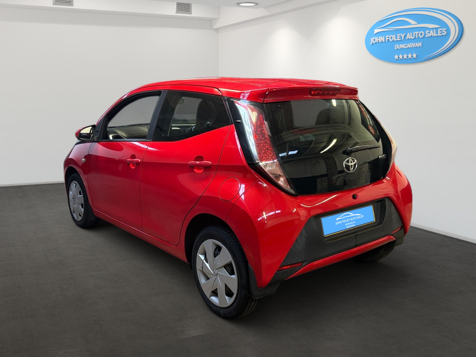 2015 Toyota Aygo X-PLAY VVT-I €7,995