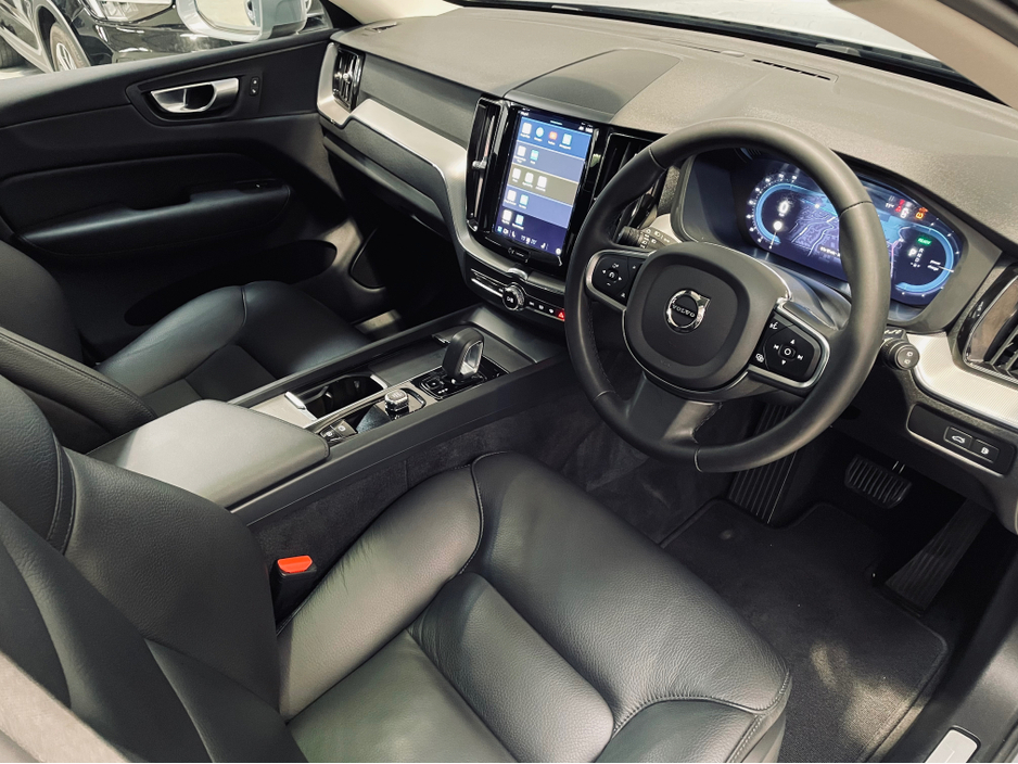 2023 Volvo XC60 - image 10