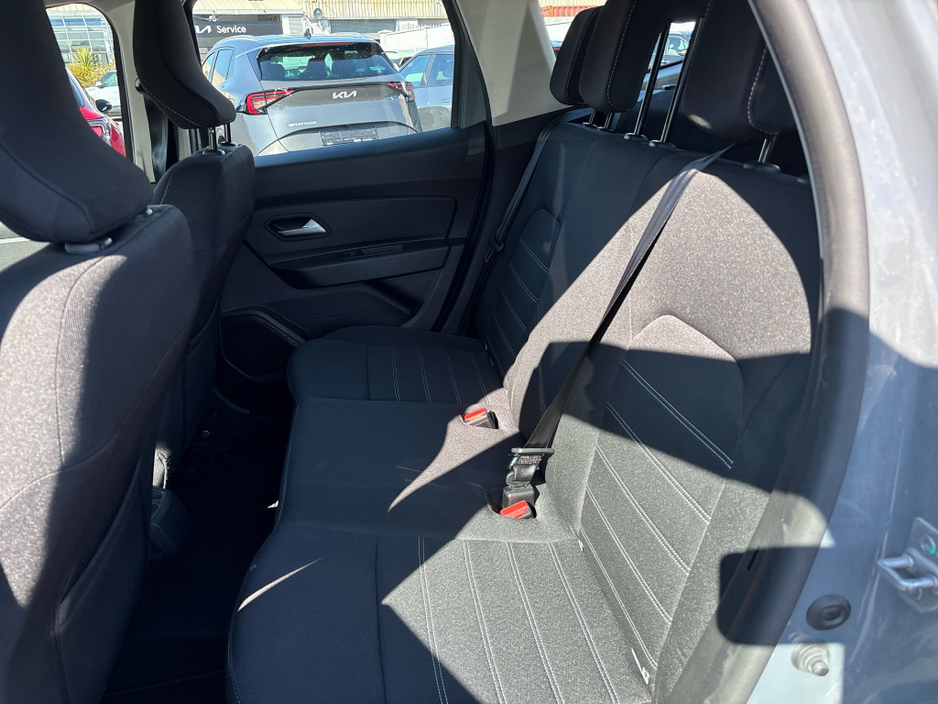 2024 Dacia Duster - image 3