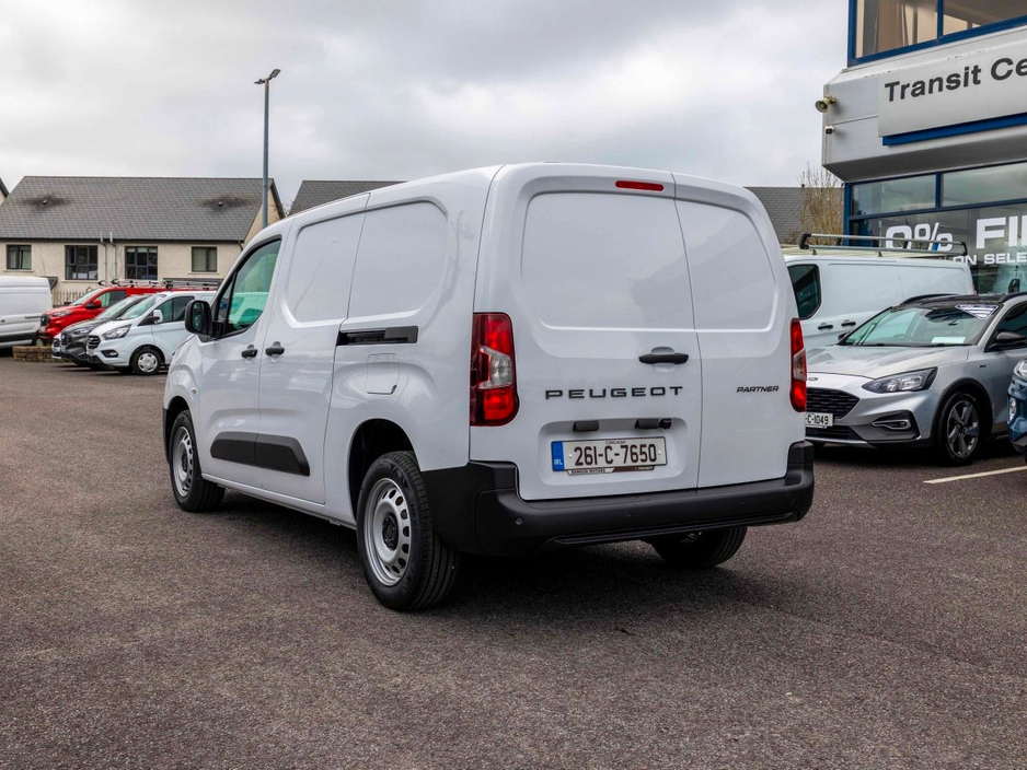 2026 Peugeot Partner - image 9