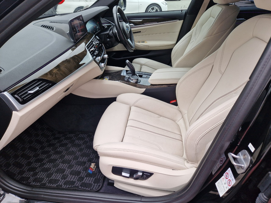 2018 BMW 5 Series - image 20