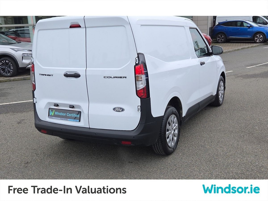 2025 Ford Transit Courier - image 2