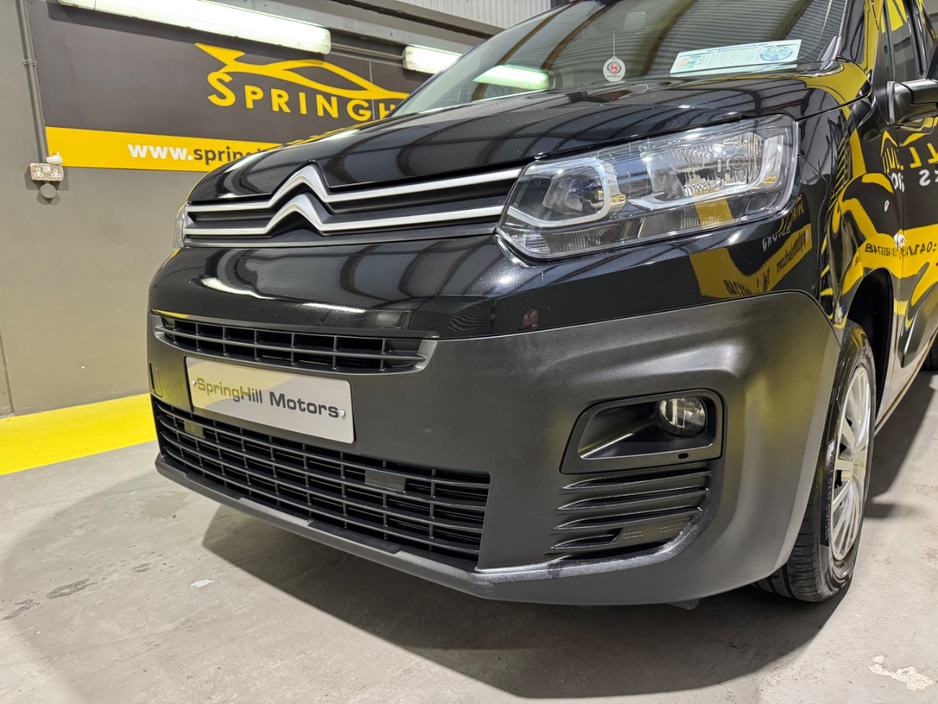 2021 Citroen Berlingo - image 12