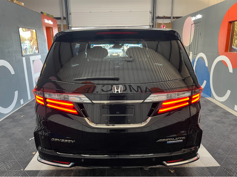 2018 Honda Odyssey - image 3