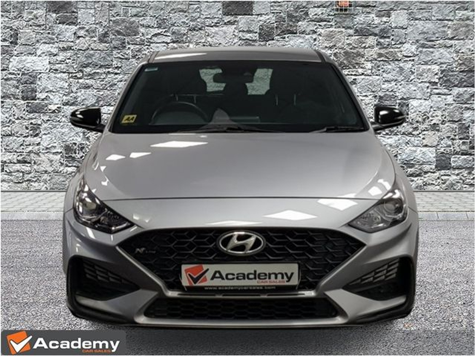 2022 Hyundai i30 - image 5