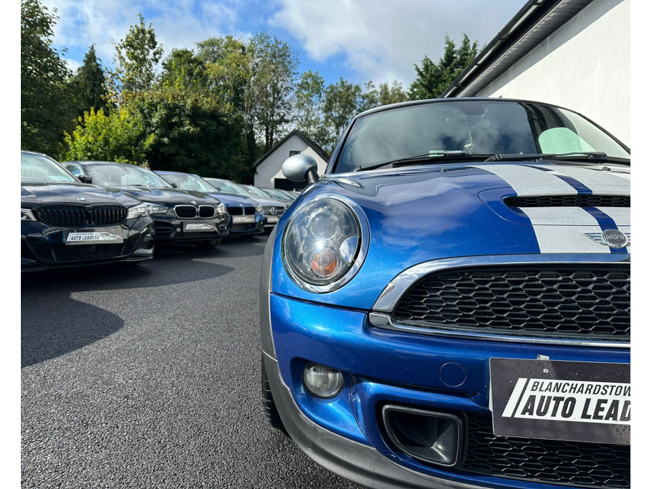 2011 MINI Cooper - image 8