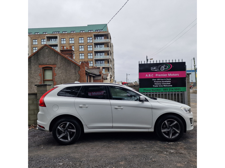 2015 Volvo XC60 D4 (181hp) FWD R-Design €10,950