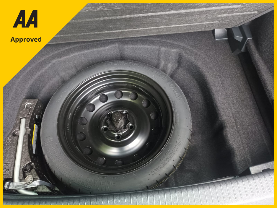 2017 Volkswagen Golf 1.2 TSI COMFORTLINE PLUS COMPREHENSIVE SERVICE HISTORY (9 STAMPS) ONLY 74,146kms FACTORY IMMOBILISER PUSH BUTTON START PROXIMITY KEY MULTI-FUNCTION STEERING WHEEL ALLOY WHEELS NCT ROADTAX €17,695