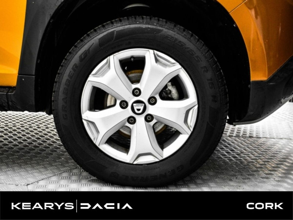 2020 Dacia Duster - image 9