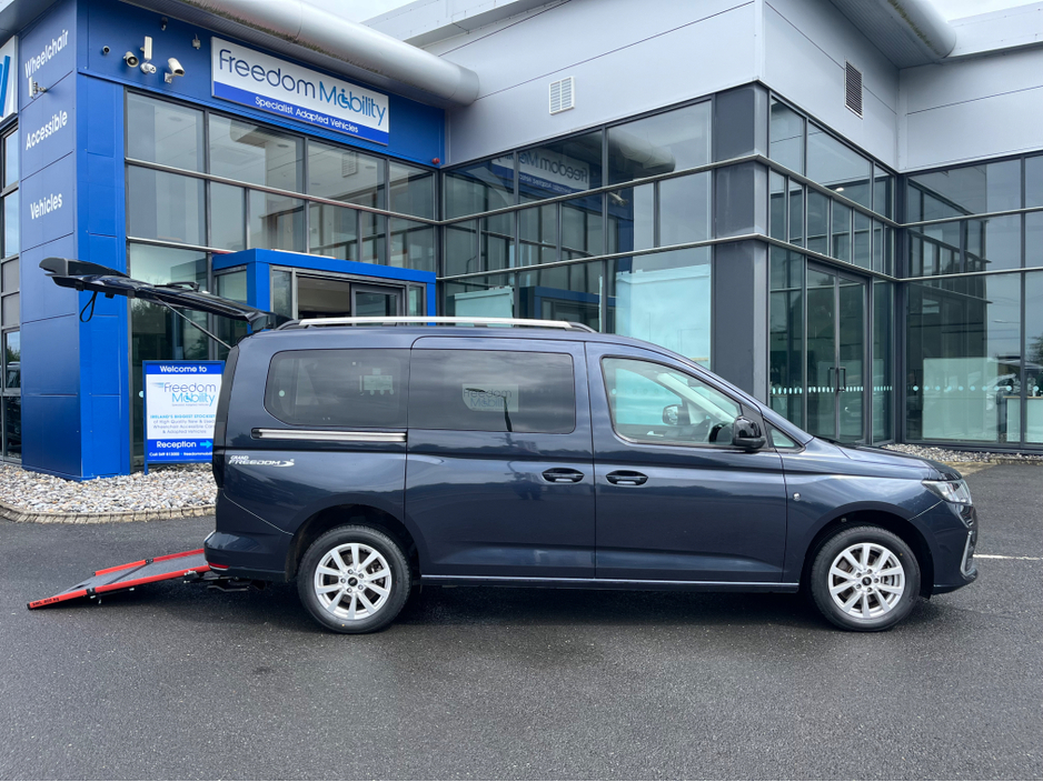 2023 Ford Tourneo Connect Wheelchair Accessible Taxi Spec €43,950