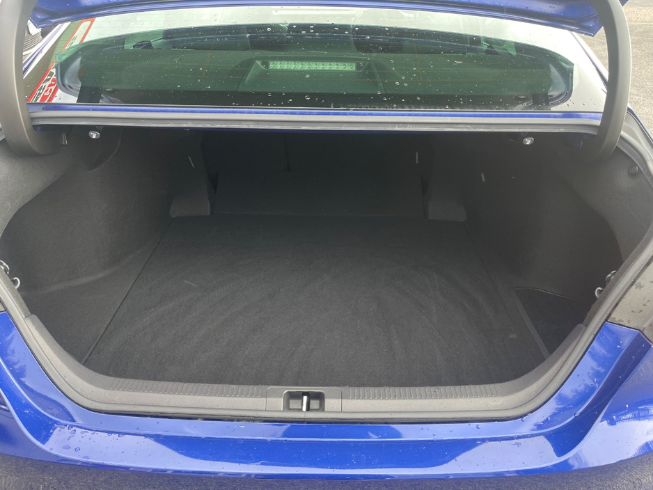 2017 Toyota Camry - image 9