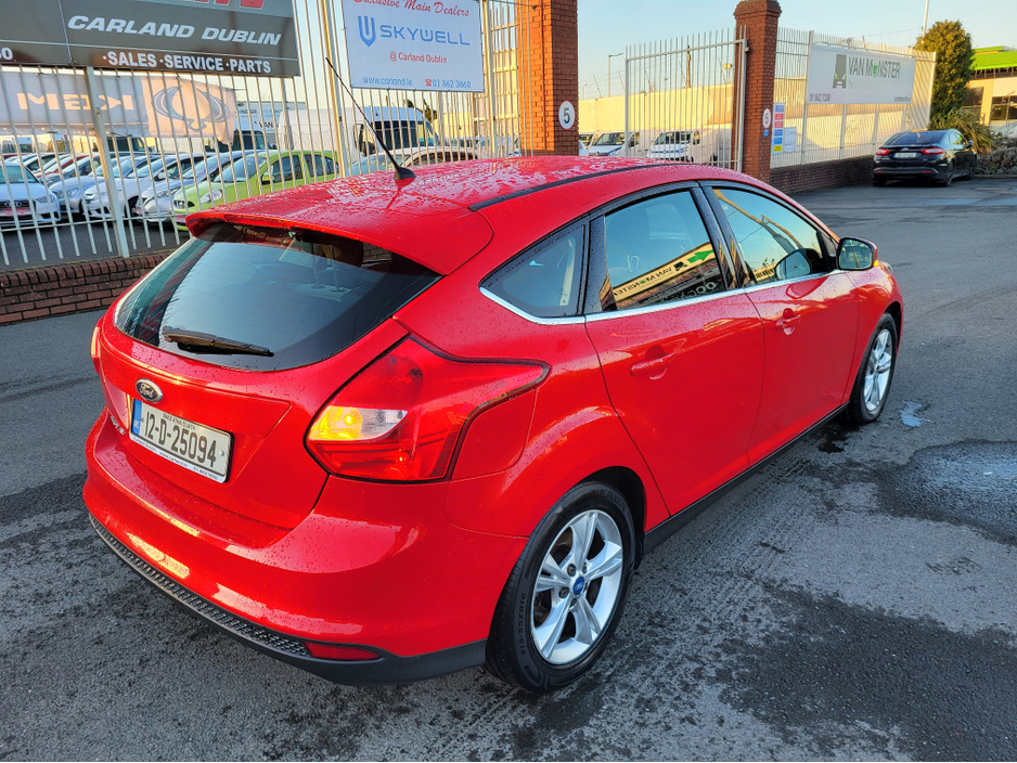 2012 Ford Focus - image 4