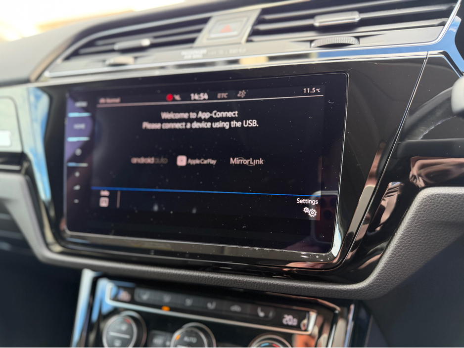 2017 Volkswagen Touran - image 21