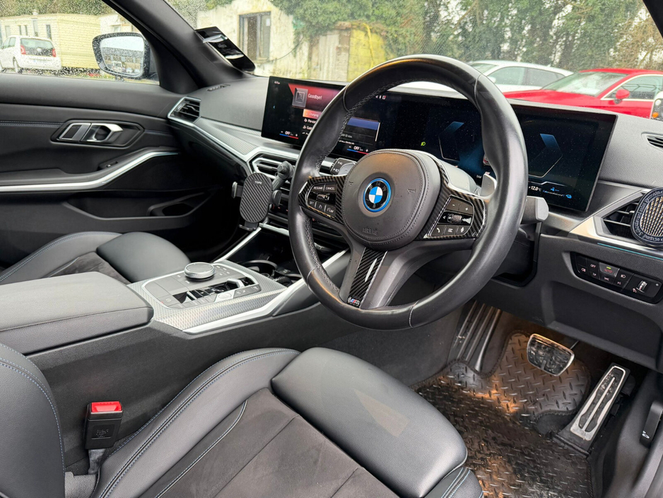 2023 BMW 3 Series - image 17