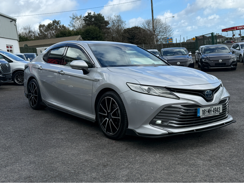 2018 Toyota Camry - image 3