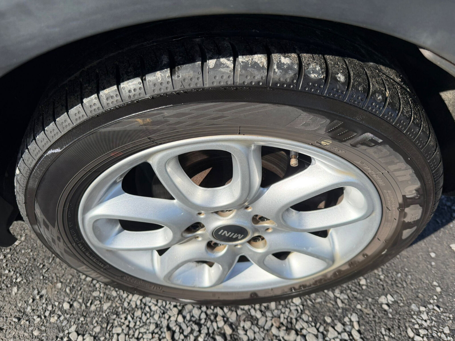 2017 MINI Hatch - image 9