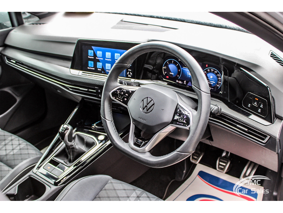 2024 Volkswagen Golf - image 13