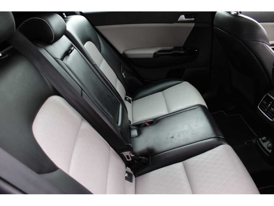 2017 Kia Sportage - image 17