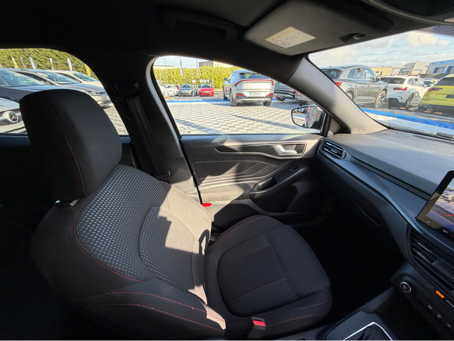 2023 Ford Focus - image 25