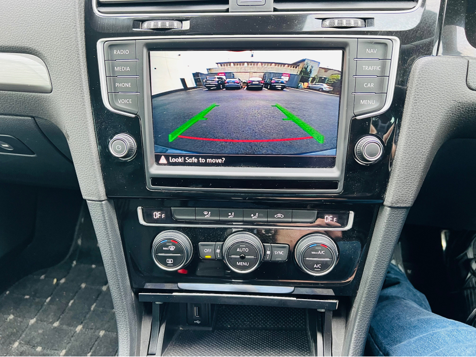 2016 Volkswagen Golf LOUNGE MODEL // 1.2 PETROL // AUTOMATIC €14,950