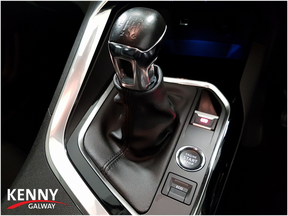 2022 Peugeot 5008 - image 34