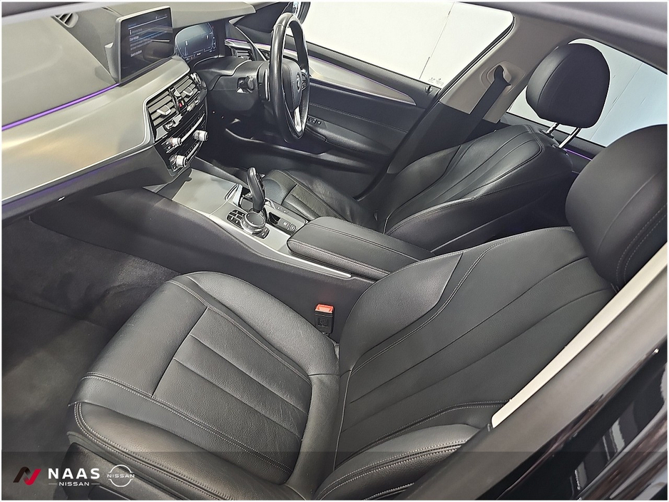 2019 BMW 5 Series - image 8