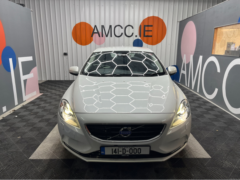 2014 Volvo V40 €10950! 2014 VOLVO V40 1.6 AUTOMATIC / CRUISE CONTROL / REVERSE CAMERA / ELECTRIC MEMORY & HEATED SEATS €10,950