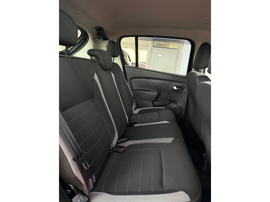 2019 Dacia Sandero - image 16