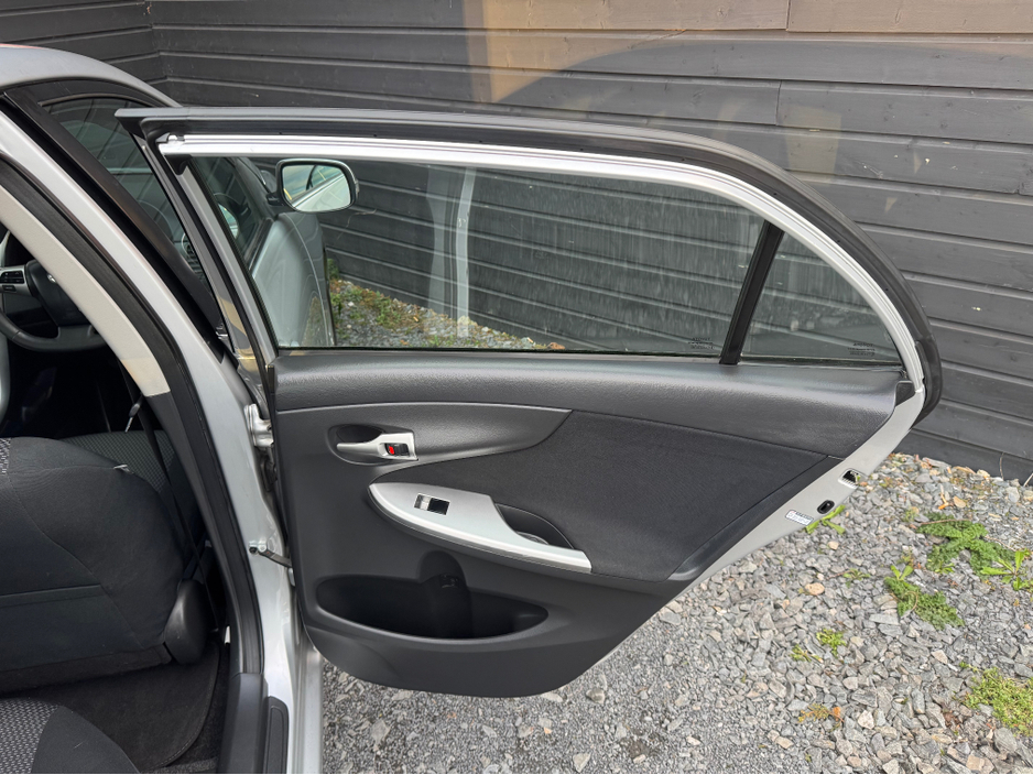 2013 Toyota Corolla - image 16